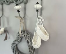 baby shoes and matching headband