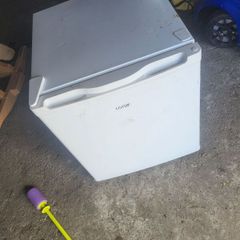 Logik mini fridge