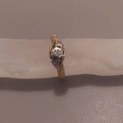 9 ct diamond ring