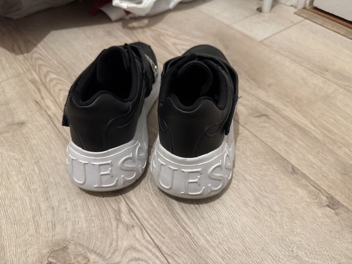 Guess sneakers for woman size 5uk