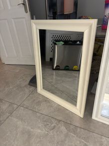 Wall mirror
