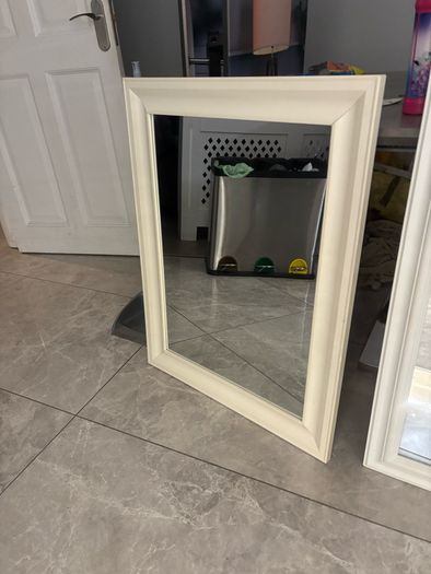 Wall mirror