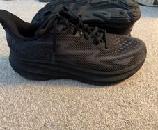 Hoka Clifton 9, all black size 9UK