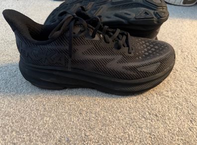 Hoka Clifton 9, all black size 9UK