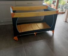 Hauck travel cot