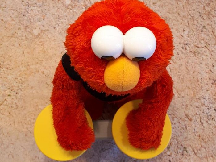 Let's Rock Elmo ORIGINAL HASBRO Talks and Sings E2 Sesame Street