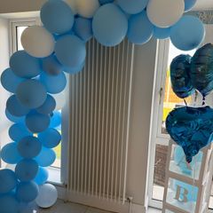 Balloon arch