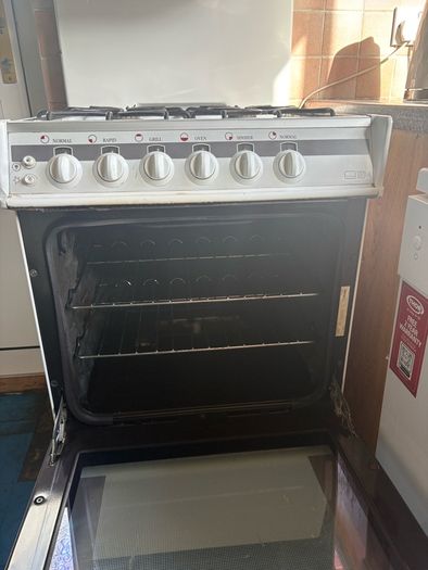 Parkinson Cowan Oven/Hob integrated Fan