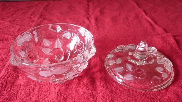New In Box Waltherglas Germany Natascha Pattern Art Deco Satin Rose Bowl With Lid Made In Germany