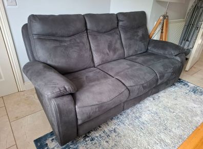 Sofa +2 Armchairs Elec. Recliner