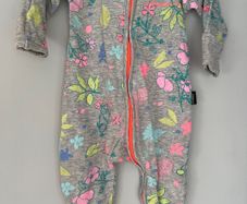 Bonds girls Daydream grey Floral Pink zip wondersuit size 0-3 months very good condition