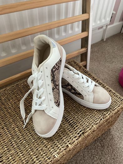 trainers Bnwt white leather effect with snakeskin detail size 40 sixth sens brand