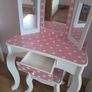Girls make up table Image 2