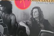 Daryl Hall + john Oates - Looking Back. The Best Of.