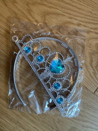 New girl princess crown
