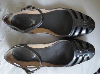 Tod's Grey Metallic Flats