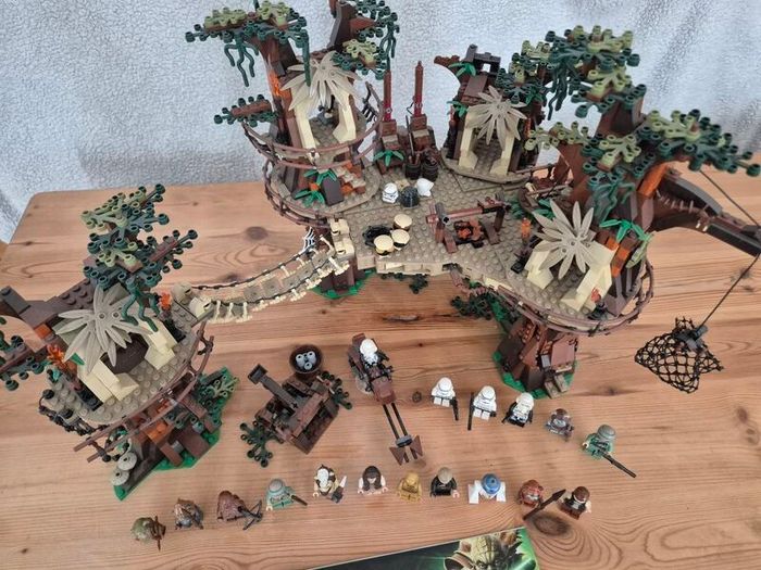Lego Star Wars UCS 10236 Ewok Village