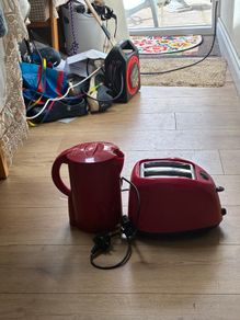 Red electronics