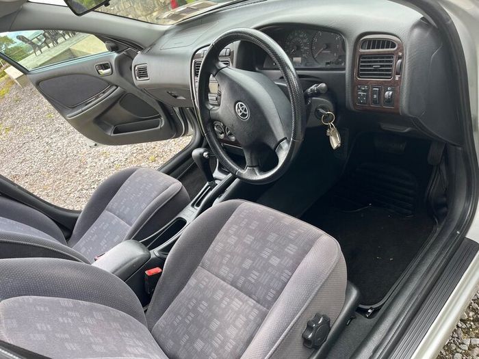 Toyota Avensis 2001