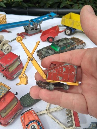 Vintage Diecast Toy Collection (Dinky,Lesney,Mecanno,Corgi) 22 Pieces