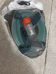 scuba diving mask