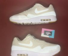 Get 1 of 1 Nike Air Max 1