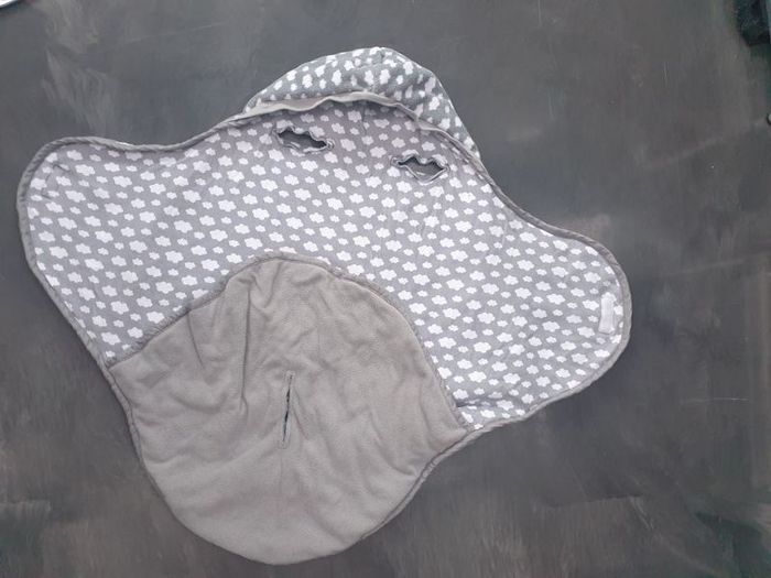 Footmuff for infant car seat
