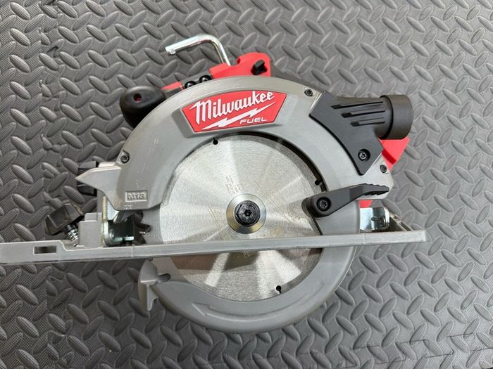 milwaukee circular saw