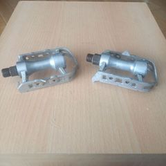 vintage pedals chrome alloy