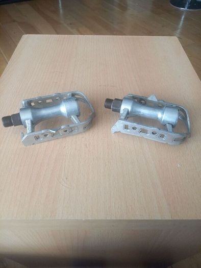 vintage pedals chrome alloy