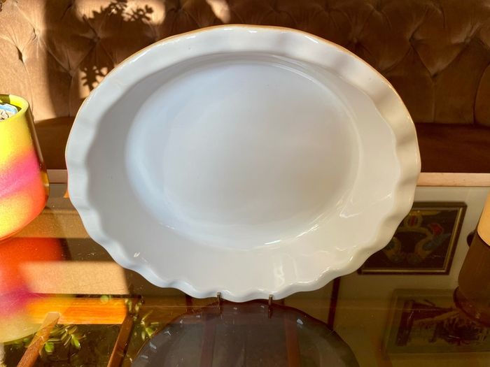 Emile Henry Beautiful Yellow Ruffled Pie Pan Made in France