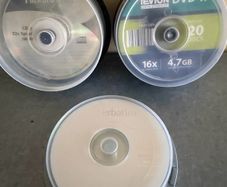Blank DVD-R and CD-R Discs