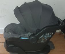 uppababy mesa  car seat with isofix base