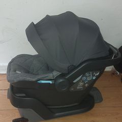 uppababy mesa  car seat with isofix base