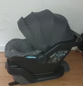 uppababy mesa  car seat with isofix base
