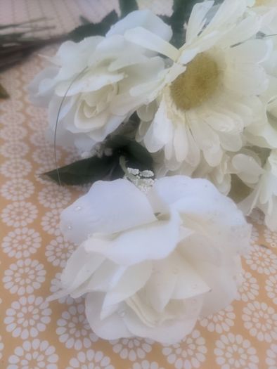 Artificial bunches of flowers