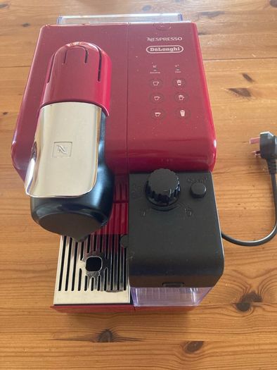 Nespresso DeLonghi Lattissima Touch Red Coffee Machine