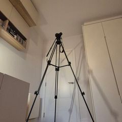 Heavy Duty Camera Tripod - Up to 1.8m - Perfect Condition