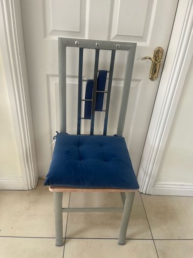 4 Chairs (metal )