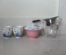 Chinese Gongfu Tea Set : Porcelain Gaiwan & Cups with Glass Fairness Pitcher (Excellent Condition)