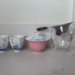 Chinese Gongfu Tea Set : Porcelain Gaiwan & Cups with Glass Fairness Pitcher (Excellent Condition)