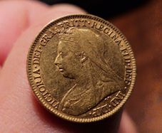 1894 Victorian Half Sovereign. 4g 22K.