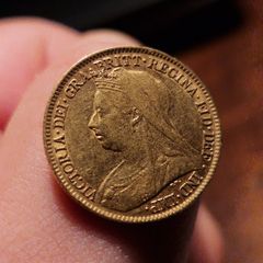 1894 Victorian Half Sovereign. 4g 22K.