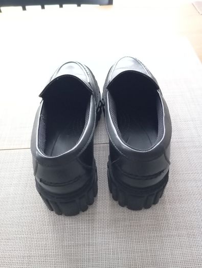 Clarks women loafers black leather size 6.5
