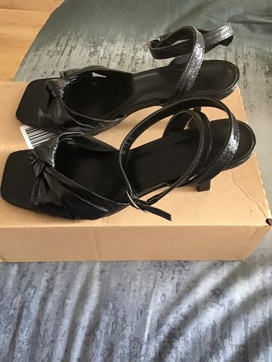 Black Strapy Heels Size 6/39