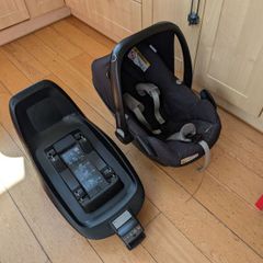 Maxi Cosi and two way base