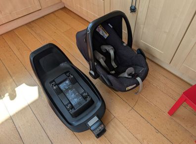 Maxi Cosi and two way base
