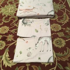 Set of Double Bedlinen, Free to Take Away ASAP, otherwise it goes to the bin .