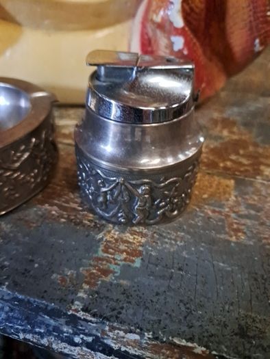 Vintage Ash Tray /Lighter