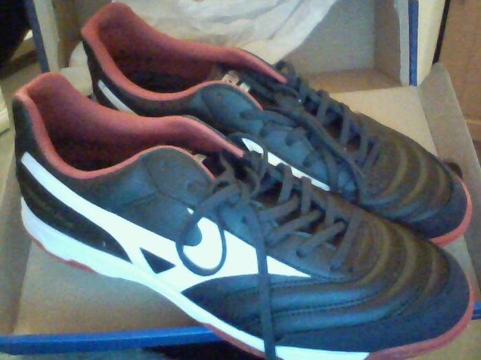 astro turf Mizuno Morelia Sala Classic IN - size 9